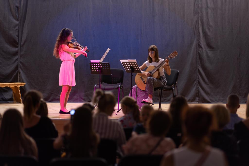 Fotorelacja z podsumowania zajęć nauki gry na skrzypcach